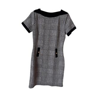 Stella & Julie Black White Houndstooth Plaid Sheath Dress Gold Button Size 8